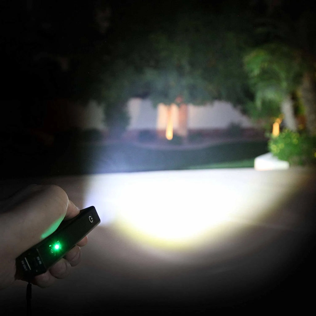 Green Flashlight and USB Charging O14264