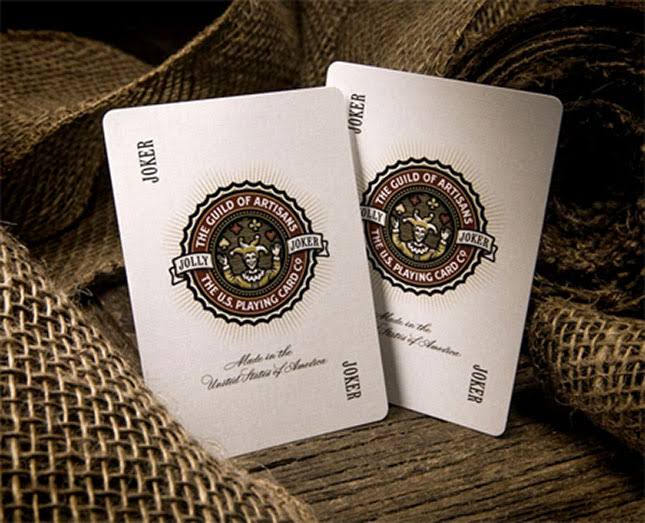 Artisan Playing Cards Collectors Box Q118605