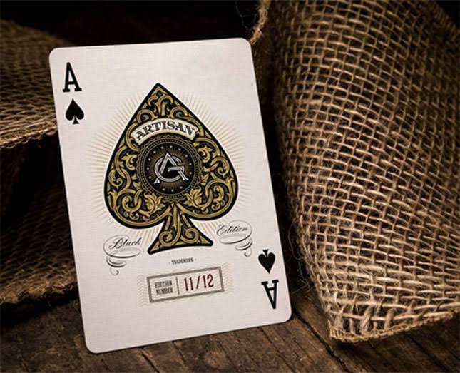 Artisan Playing Cards Collectors Box Q118605